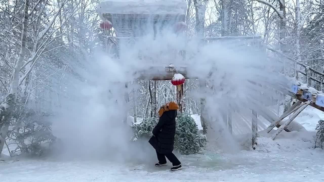 美哭南方人!快来雪乡体验泼水成冰_凤凰网资讯_凤凰网