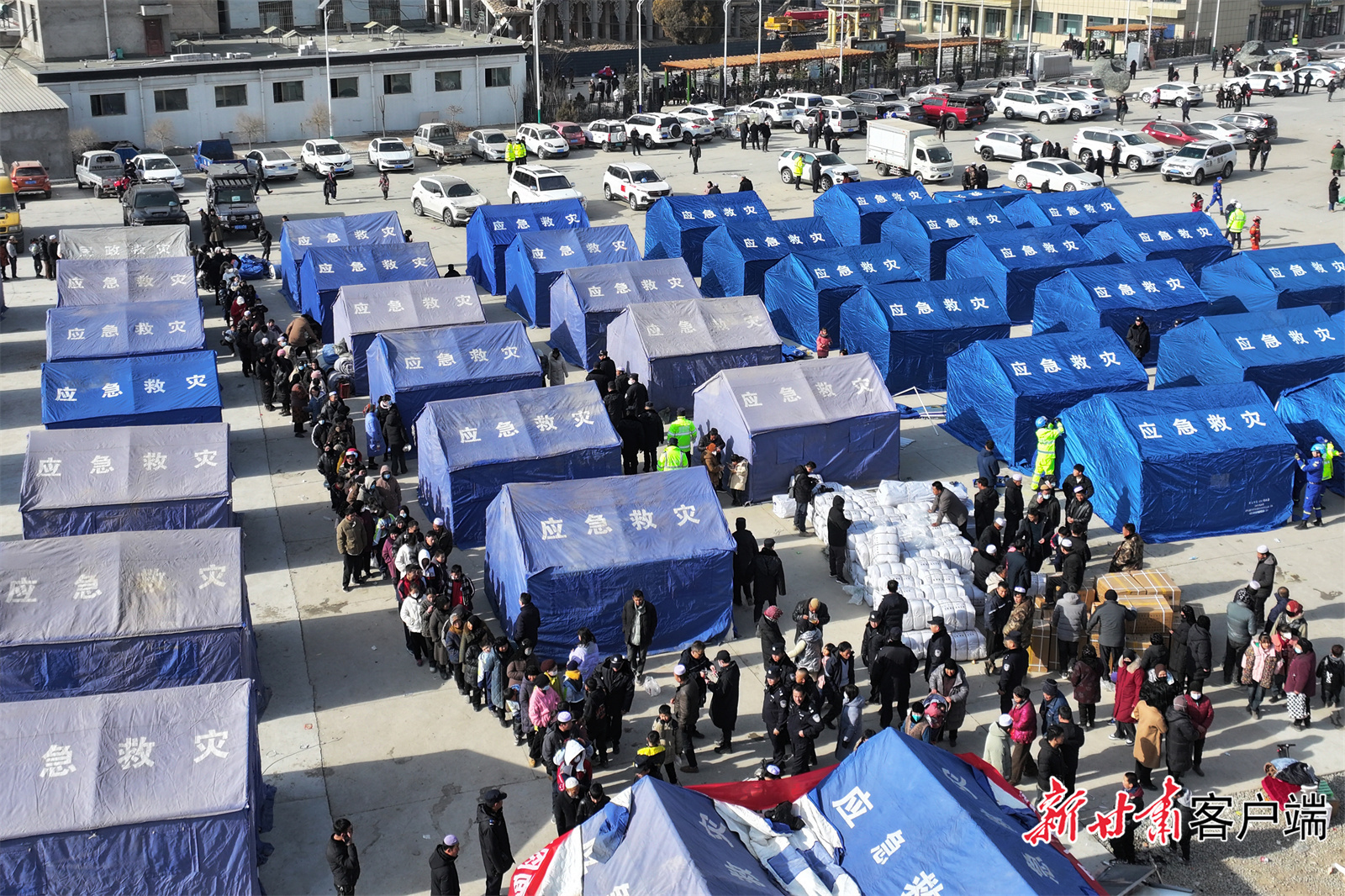 搭建的救灾帐篷　新甘肃&middot;甘肃日报记者　丁凯　摄