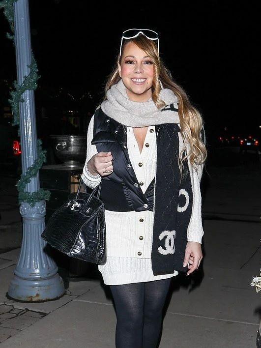 被小14岁男友逼婚生娃？50+天后怒斩7年情，专心搞事业太霸气了！