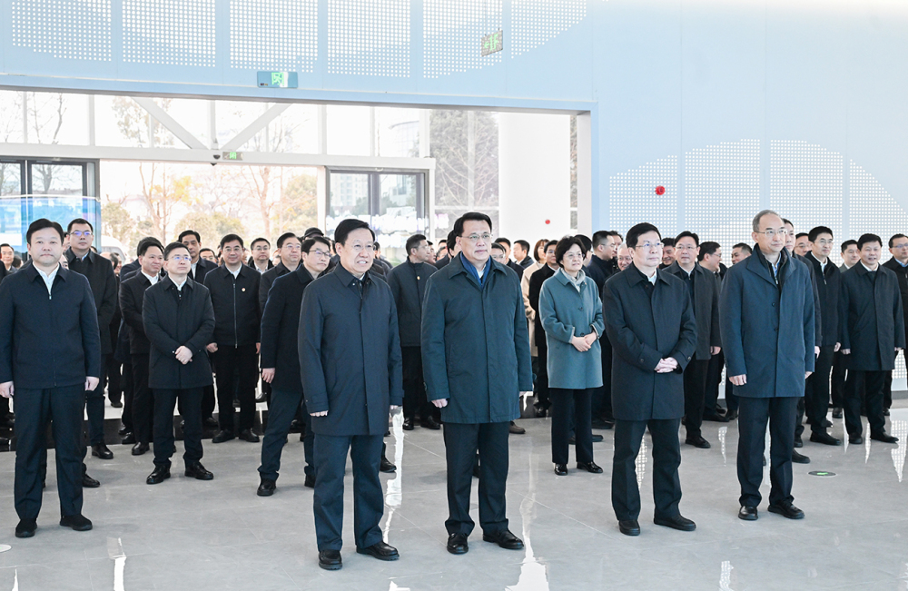 ▲12月28日，重庆市党政代表团赴四川省绵阳市考察。 苏思 摄
