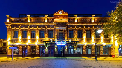 寒舍酒店等,让游客跨越百年沧桑,体味百年中华巴洛克建筑里的热闹生