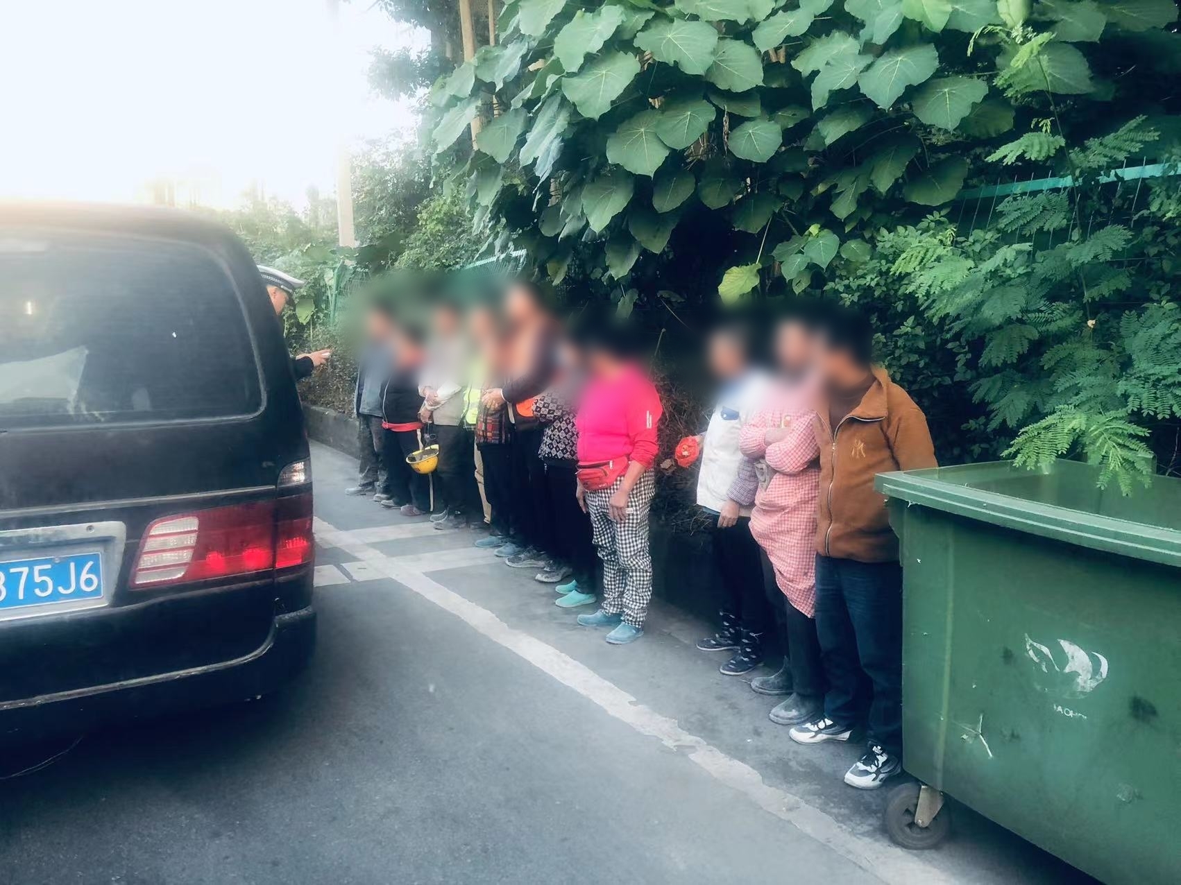冬季整治行动 厚街交警查处超员超载115起