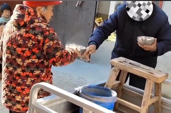 2023年终讲丨微光也能点亮黑暗 我以渺小自己爱你 身边的安徽正能量