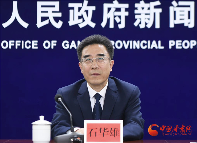 甘肃公路新规下月施行：明确拒超责任避免天价拖车费