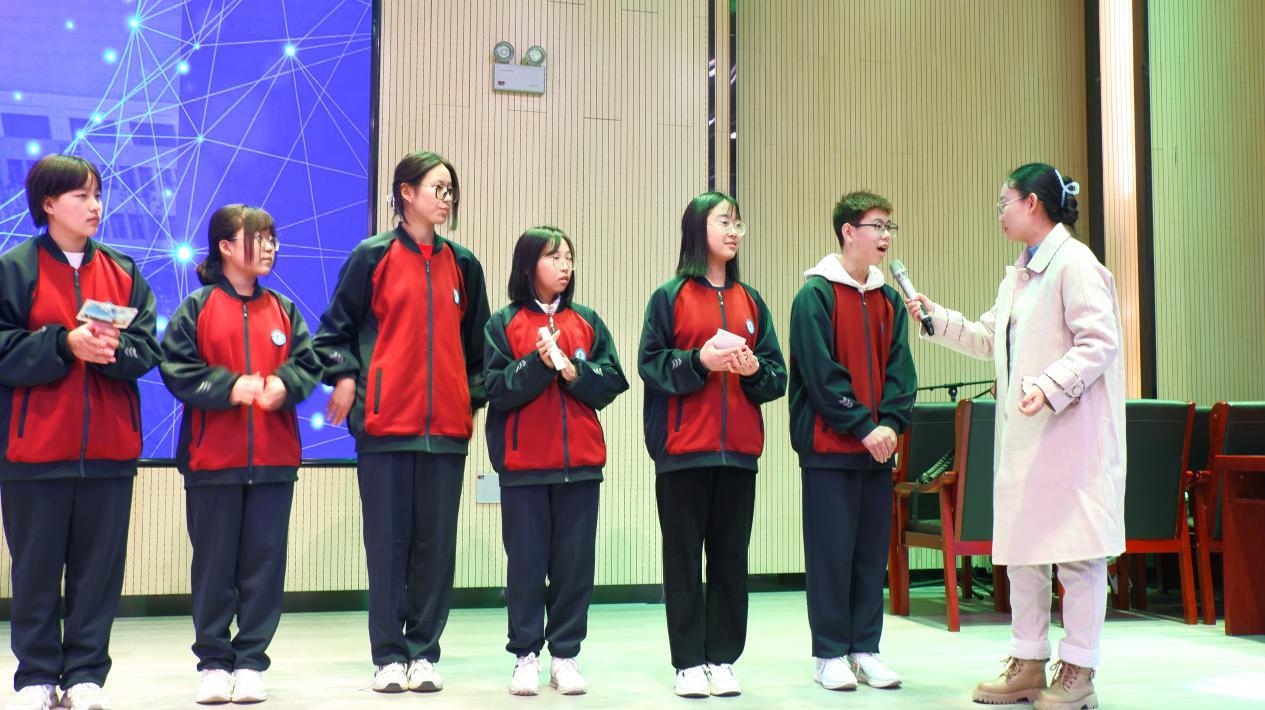 “走出屏幕” 走近学生,他们让和山学校瞬间沸腾!