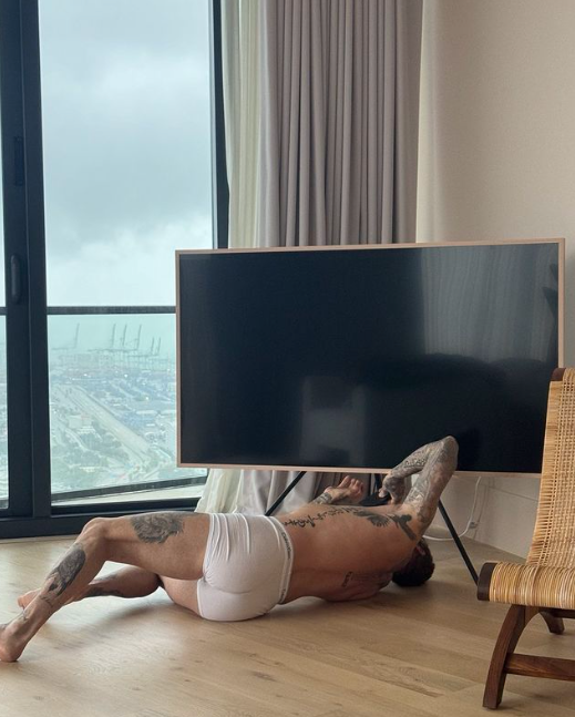 贝嫂把小贝的翘臀照po网上，全网围观：圣诞福利吗这是？！ - 吾爱微网