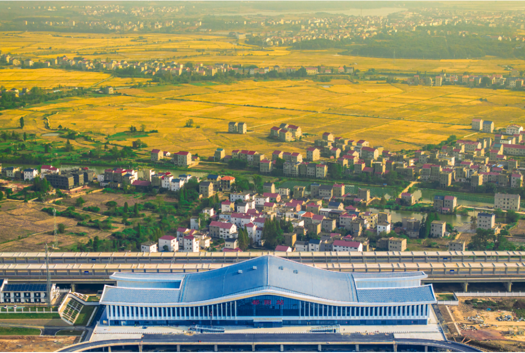 昌景黄高铁鄱阳站.张萌飞/摄