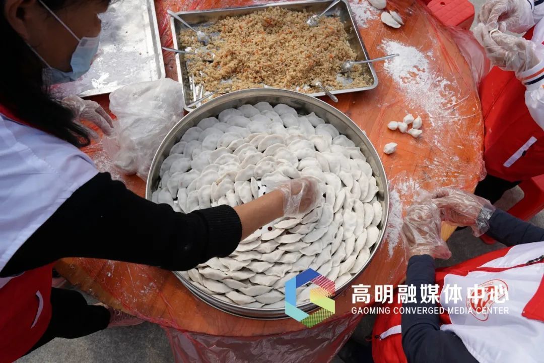 高明角仔节。高则明摄