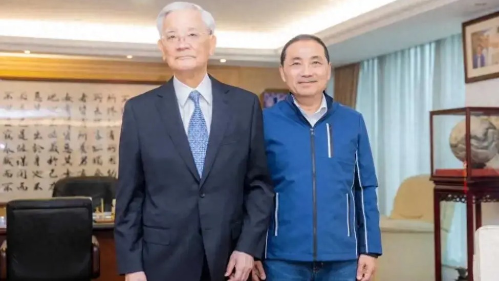 连战发公开信支持侯康配,称台湾青年不应该为“台独”上战场_凤凰网视频_凤凰网