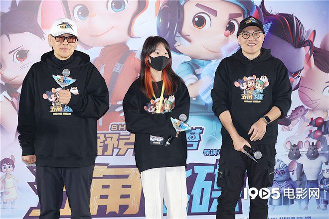 值得一提的是首映礼当晚,郑渊洁孙女,郑亚旗女儿郑在祖孙三代人同框