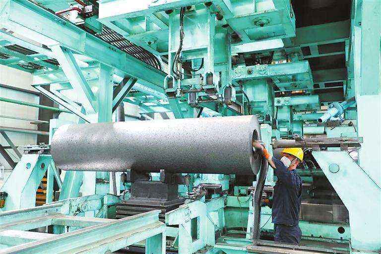 方大炭素生产车间　方大炭素供图