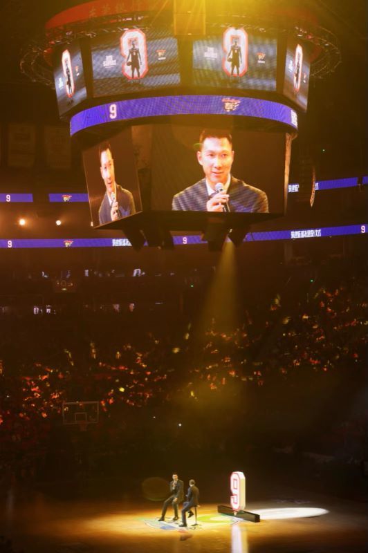 易建联宏远球衣退役仪式在东莞举行 以城之名致敬