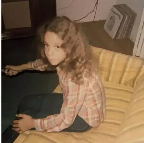 被小14岁男友逼婚生娃？50+天后怒斩7年情，专心搞事业太霸气了！