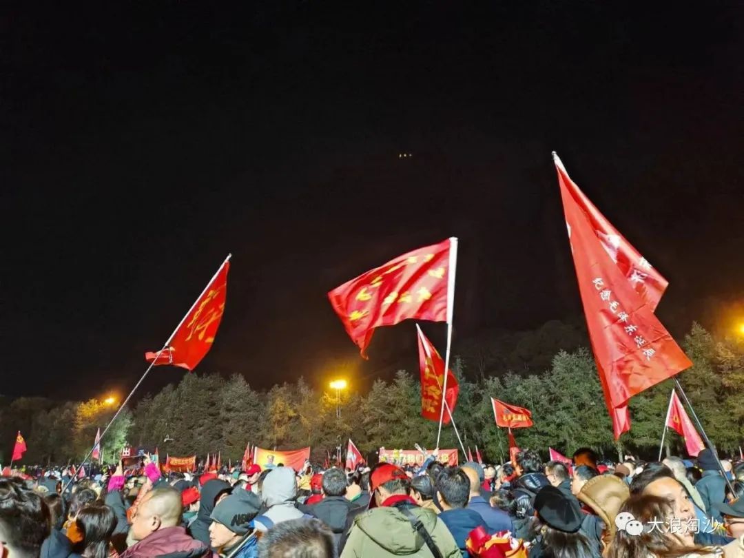 昨夜，韶山——他永遠(yuǎn)活在人民心中