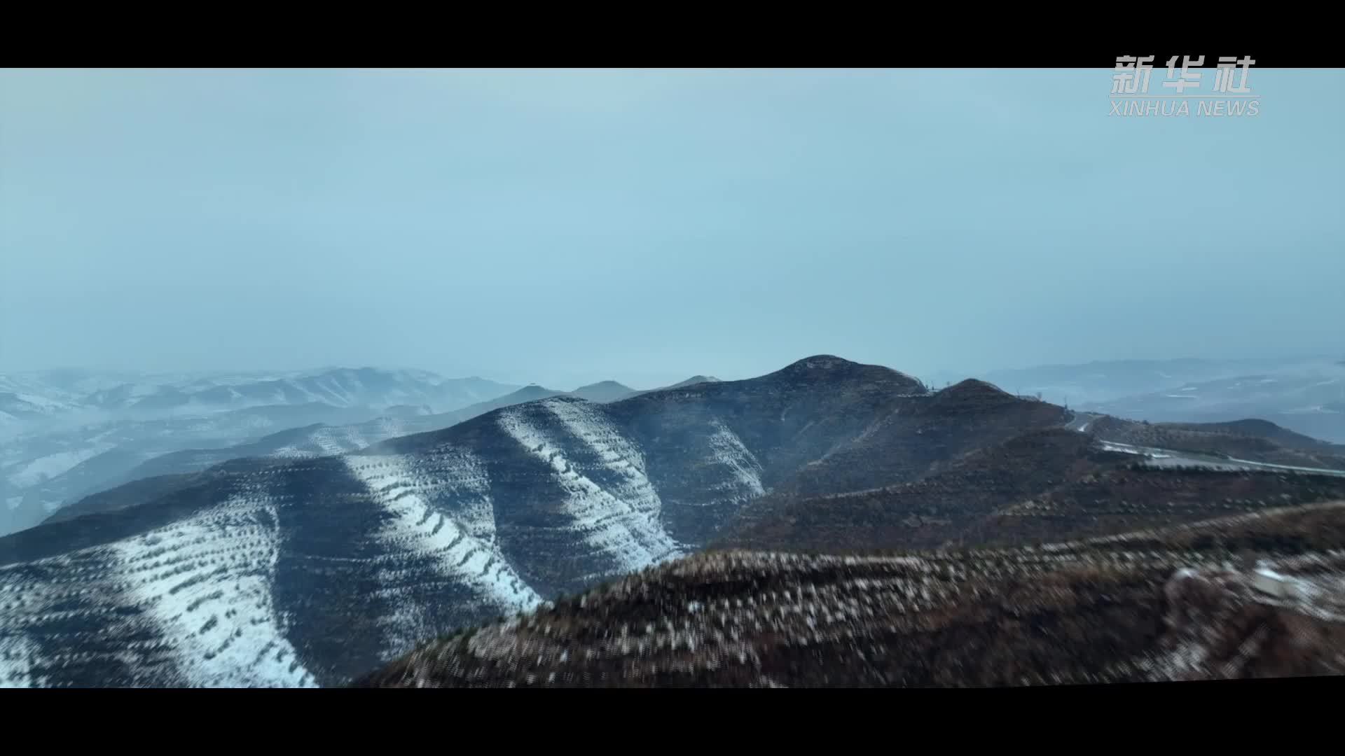 瞰中国｜准格尔黄河大峡谷壮美雪景