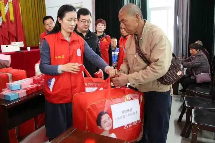 “豫”见爱心 河南爱心企业捐赠500万元救灾物资凤凰网河南_凤凰网
