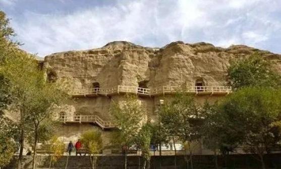 ▲西千佛洞石窟外景