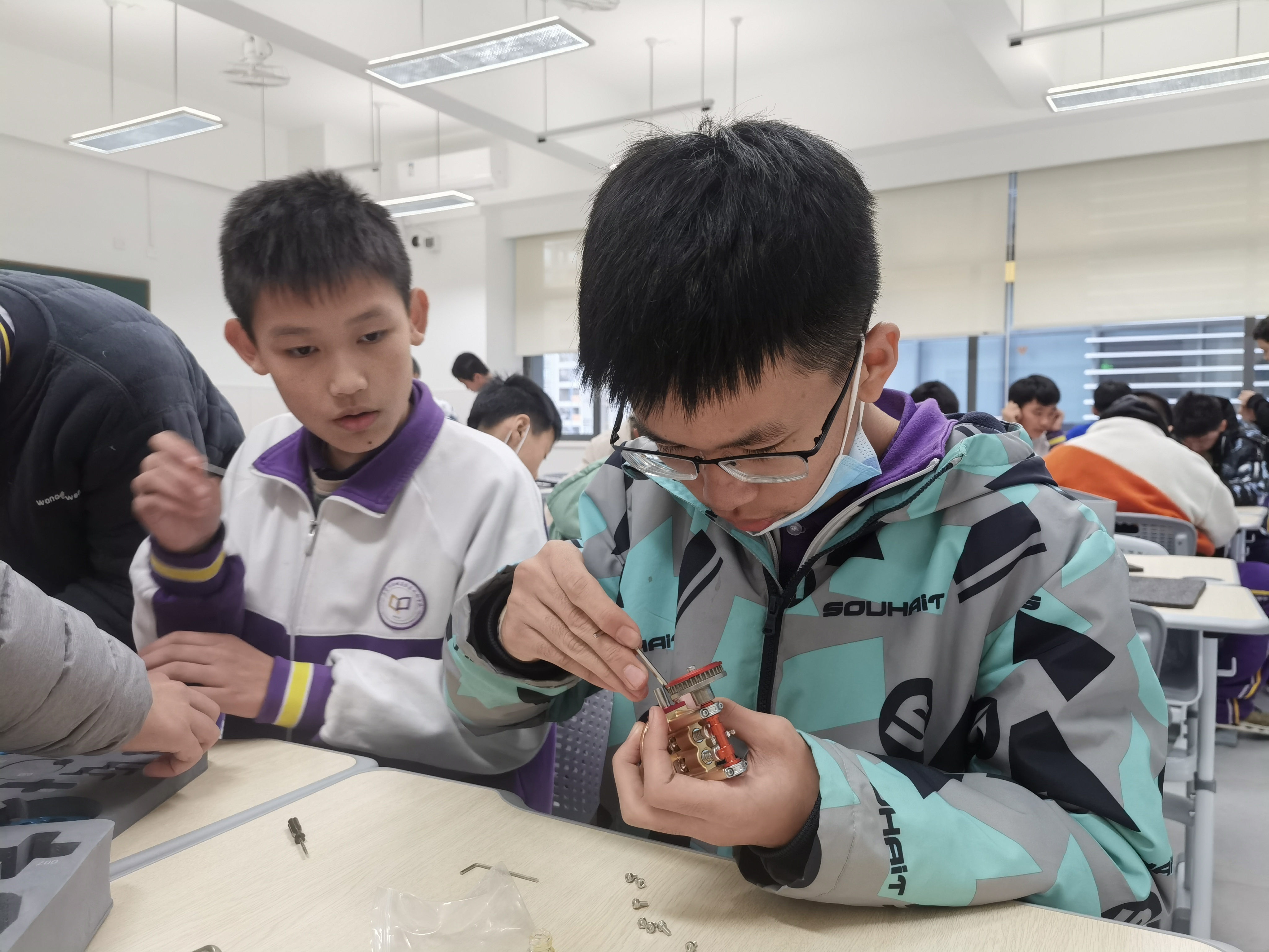 东莞市南城商务区北部学校建设科学实验室 科学教育呈现“示范性”