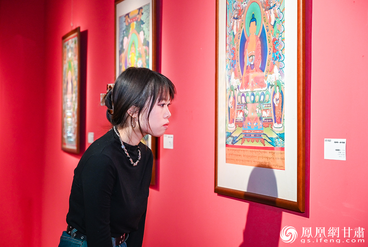 精美的唐卡作品引人驻足欣赏