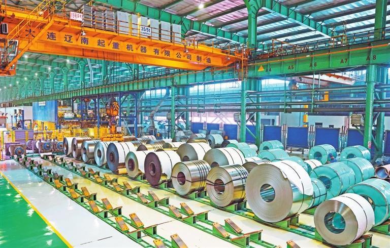 酒钢集团不锈钢分公司生产线　新甘肃&middot;甘肃日报记者　田蹊