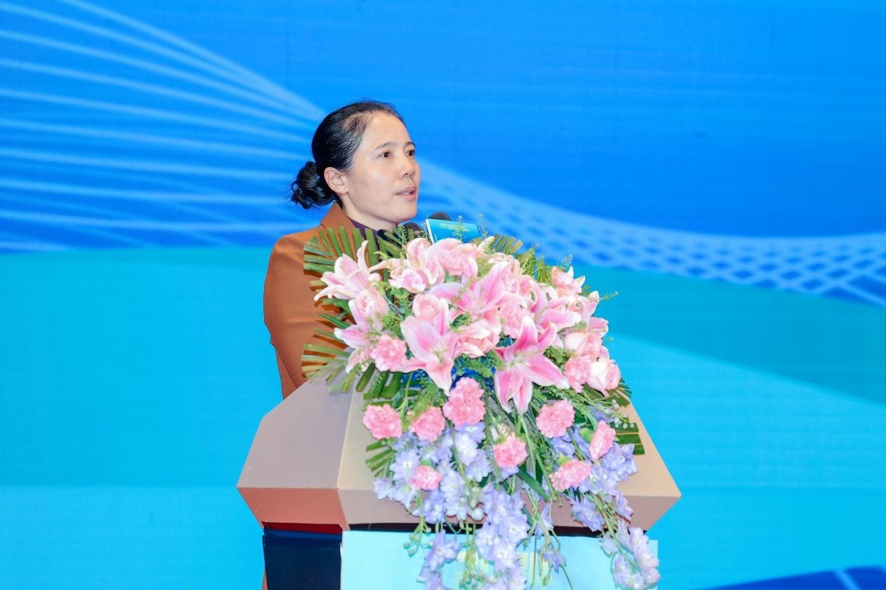 产业优化,共谋发展 2024年盐田区餐饮行业招商推介会暨深圳市第七届盆菜节颁证仪式