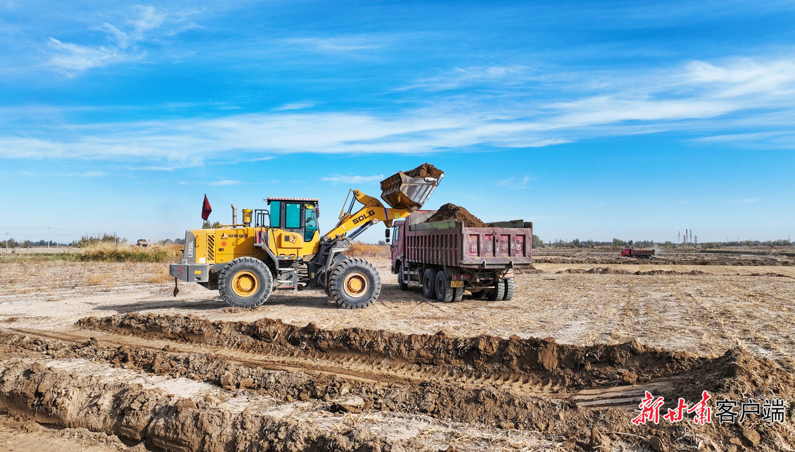 金塔县高标准农田建设现场　新甘肃&middot;甘肃日报通讯员　曹红祖　摄