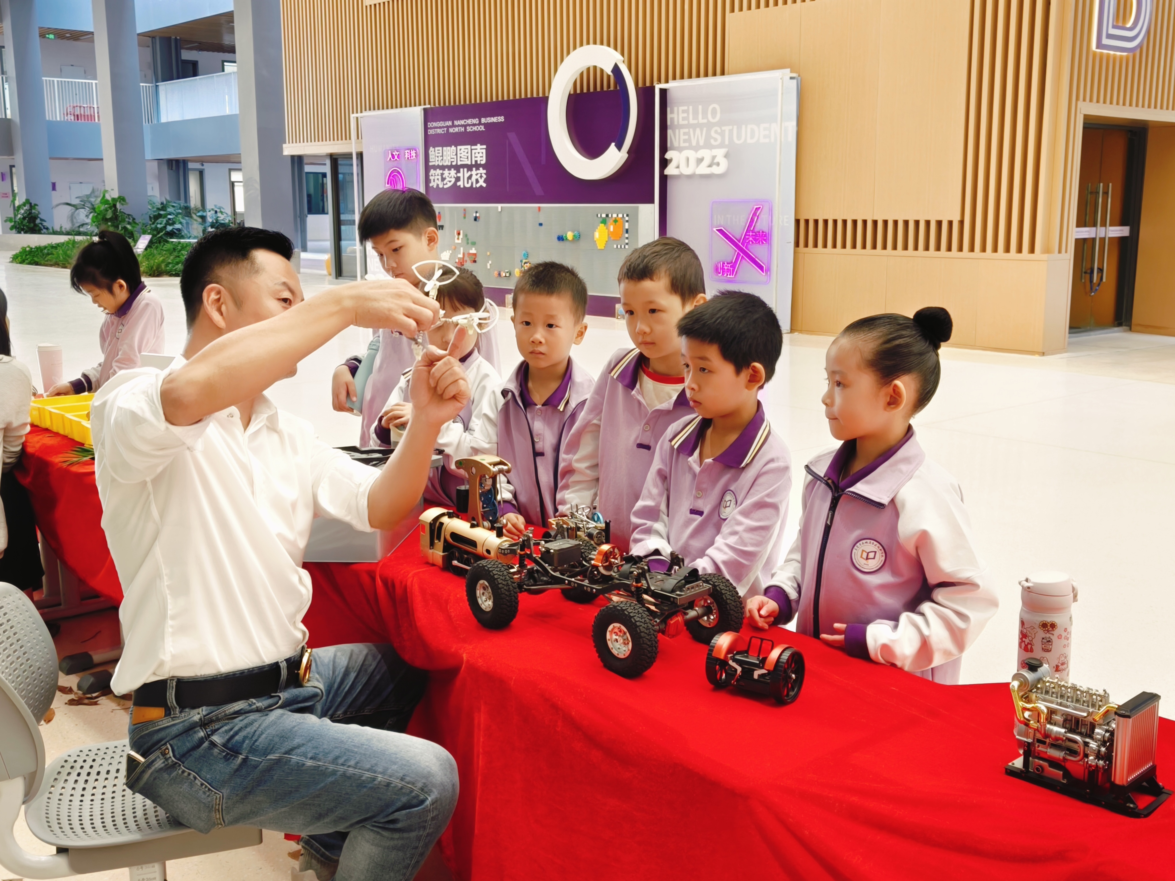 东莞市南城商务区北部学校建设科学实验室 科学教育呈现“示范性”