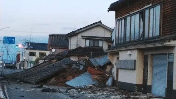 日本华人讲述地震灾情：电视台中断娱乐节目，所有频道播放地震情况_凤凰网