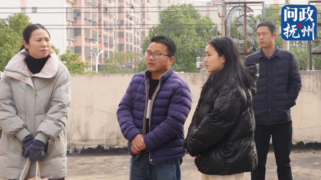 抚州翰林府邸小区一期有居民占用露天平台种菜 多部门联合整治