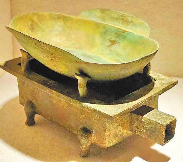 江都王大云山汉墓出土的西汉青铜染炉染杯