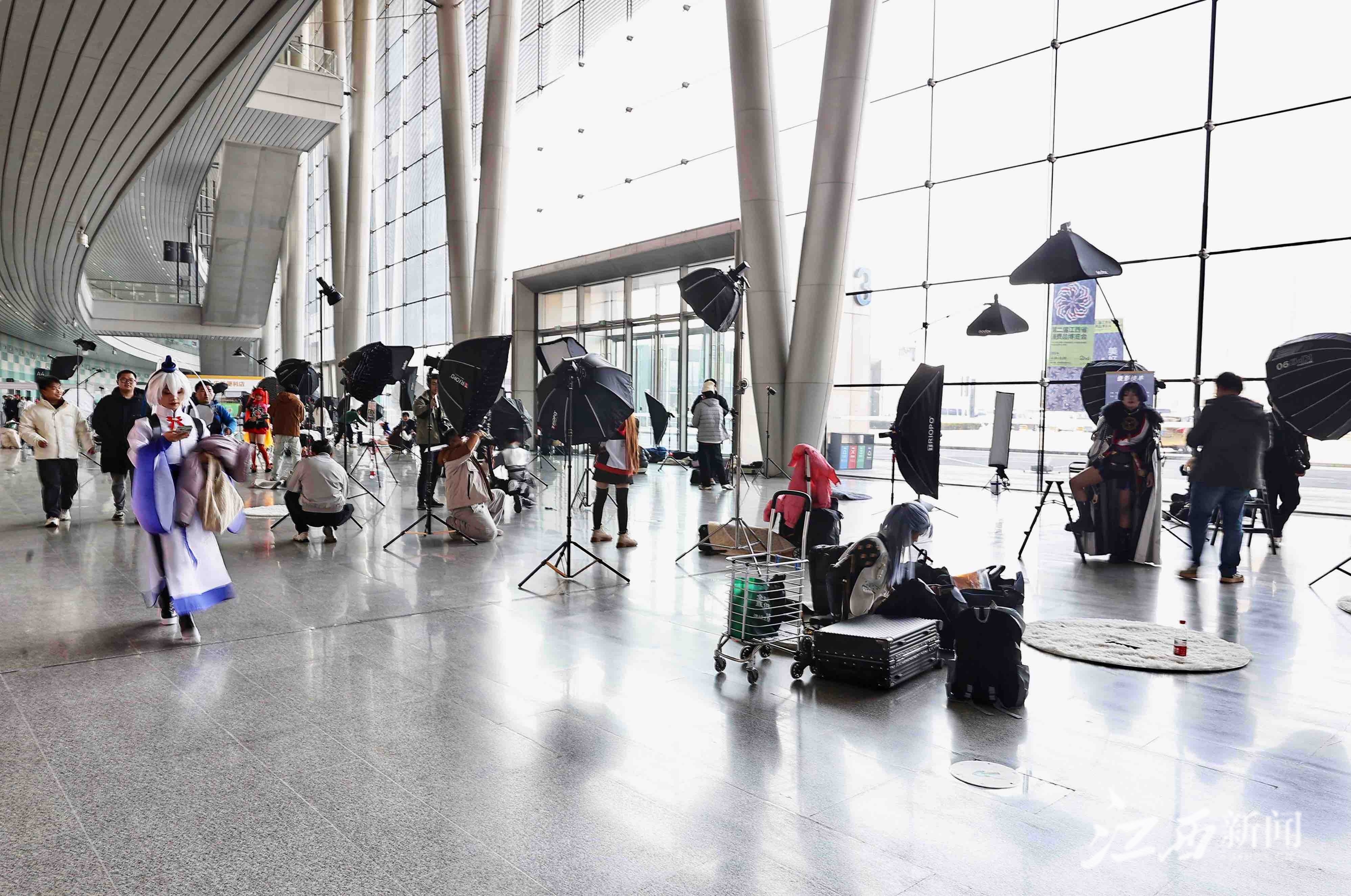 第一书记带货！2024第二届江西省消费品博览会举行