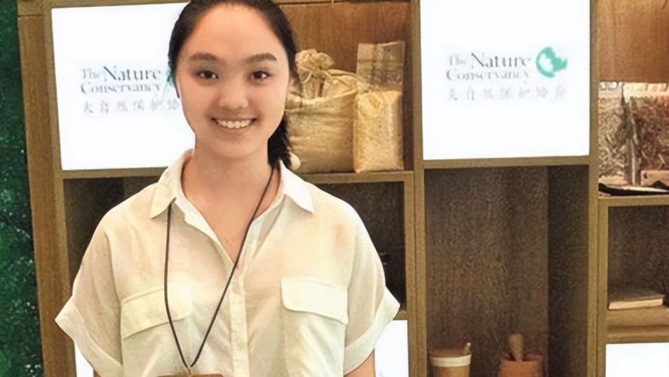 李思：我父亲是李连杰，我母亲是黄秋燕，我从小缺爱是留守儿童封面图