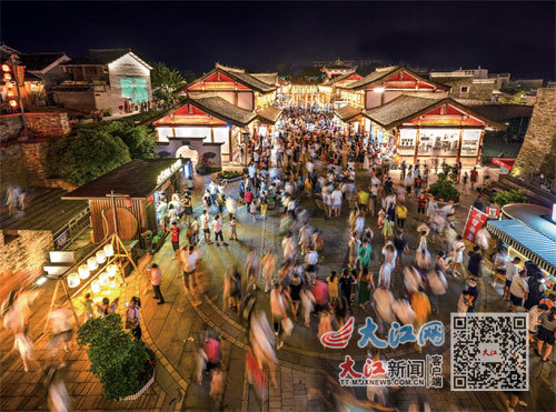 赣州市宋城景区郁孤台历史文化街区。视觉江西 谢有昌 摄