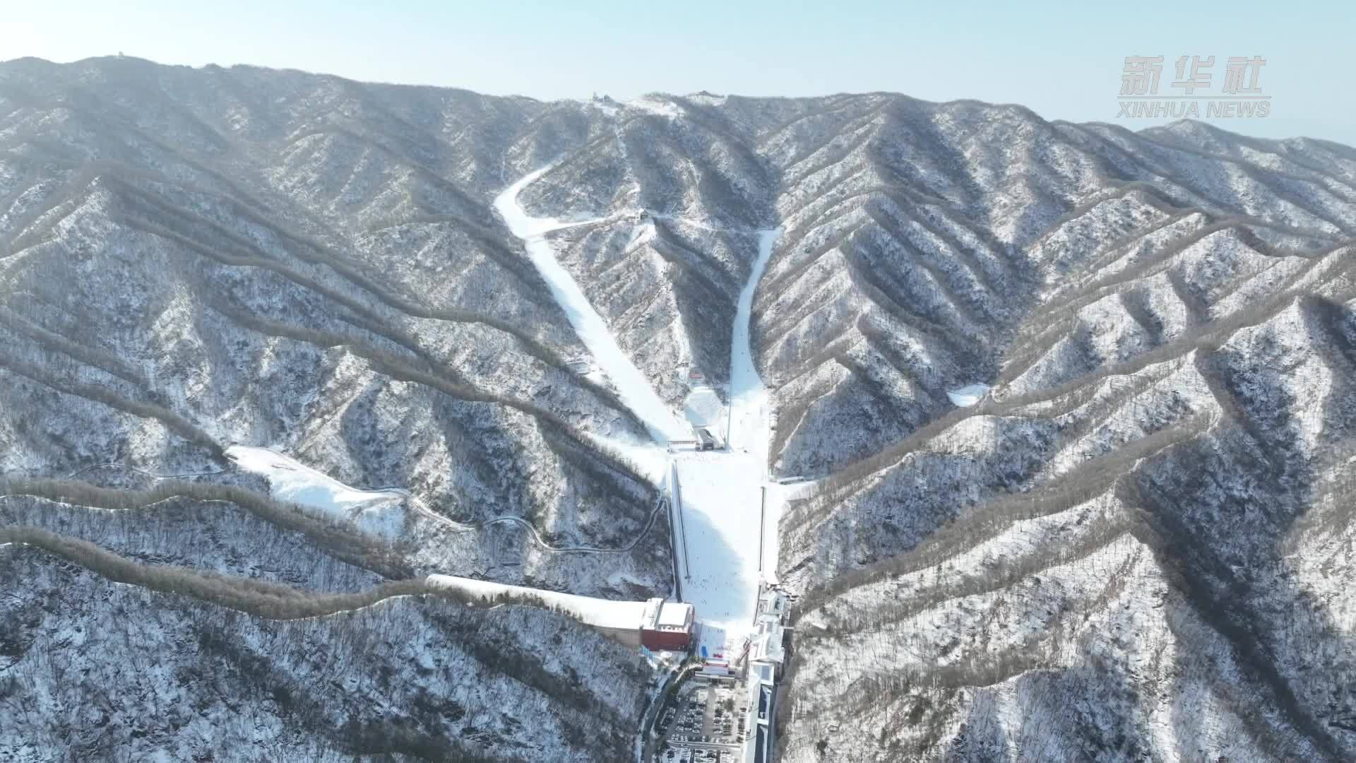 河南栾川：“冷”冰雪带来“热”经济