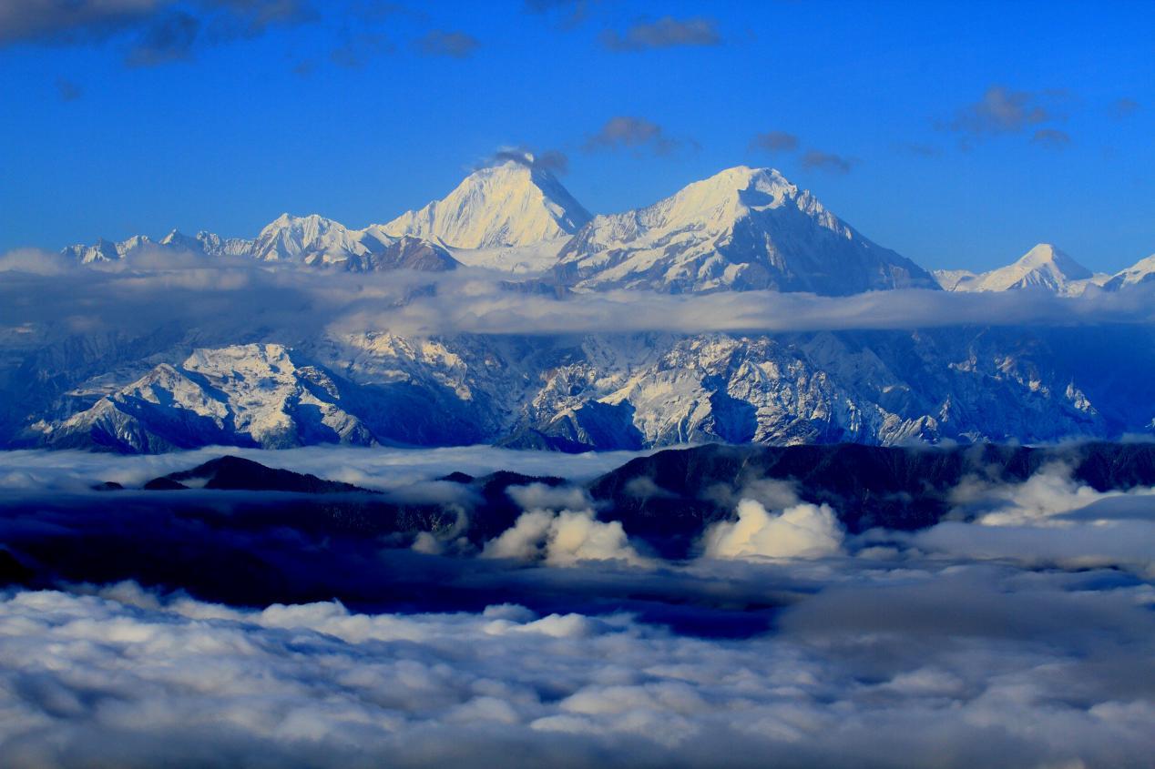 荥经牛背山