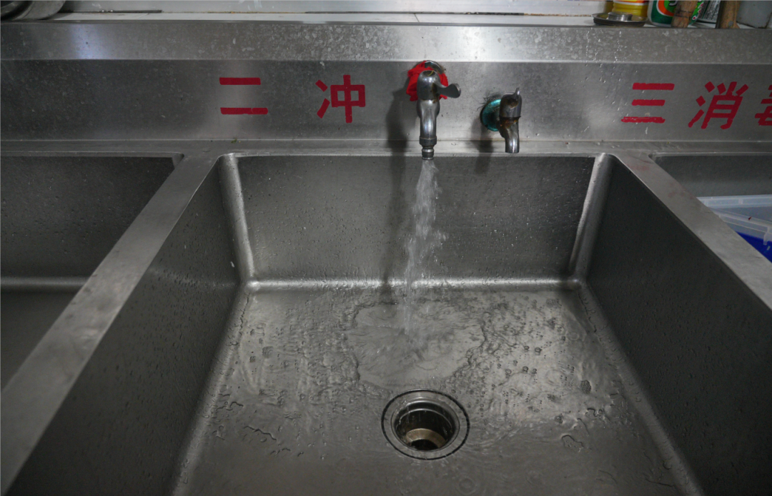 告别低水压烦恼 金川区城中村引得“源头活水”来