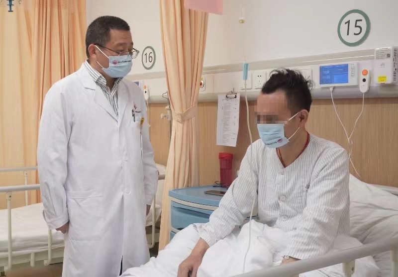 38岁男子肝肿瘤如满天星 综合治疗让他重获新生