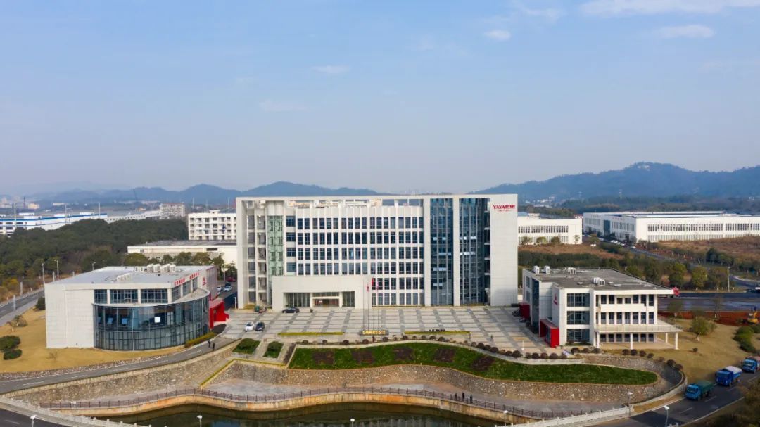 “鸭鸭”产业园