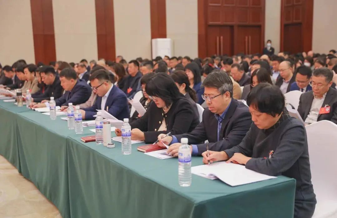 青岛市李沧区第七届人民代表大会第三次会议隆重开幕