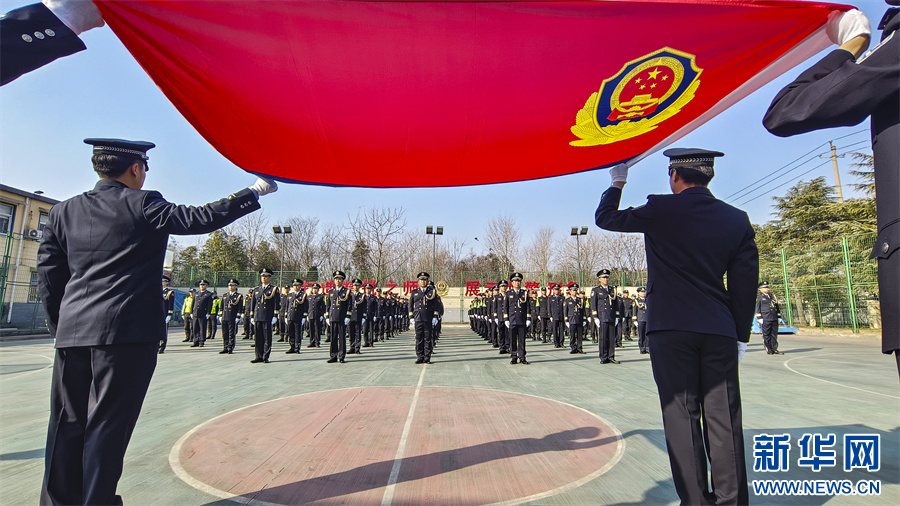 1月9日，河南省济源市公安局特警支队民警合唱《人民警察之歌》。