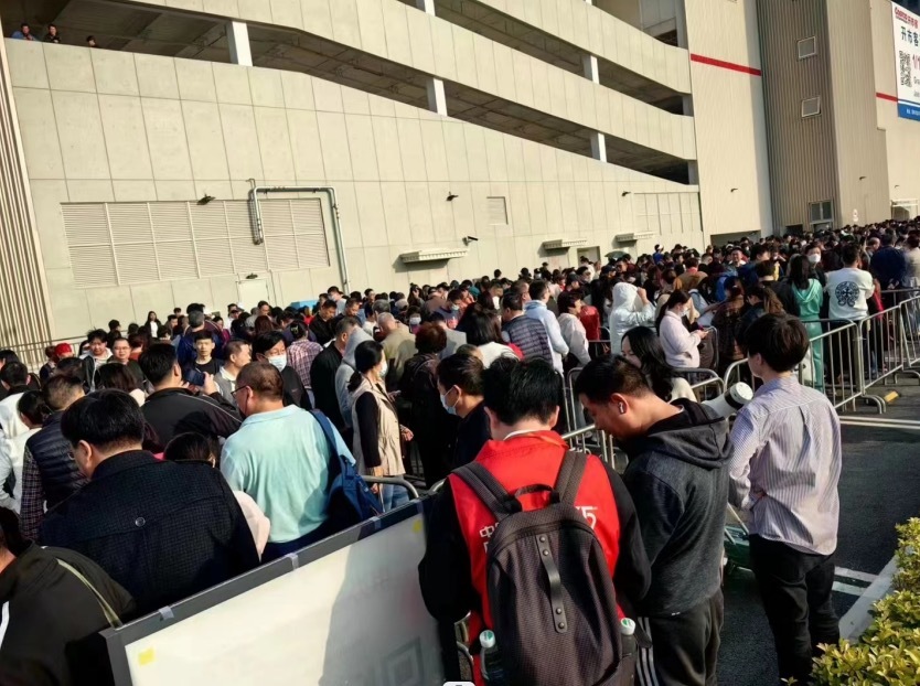 深圳Costco首日开门营业，人山人海，现场超震撼……