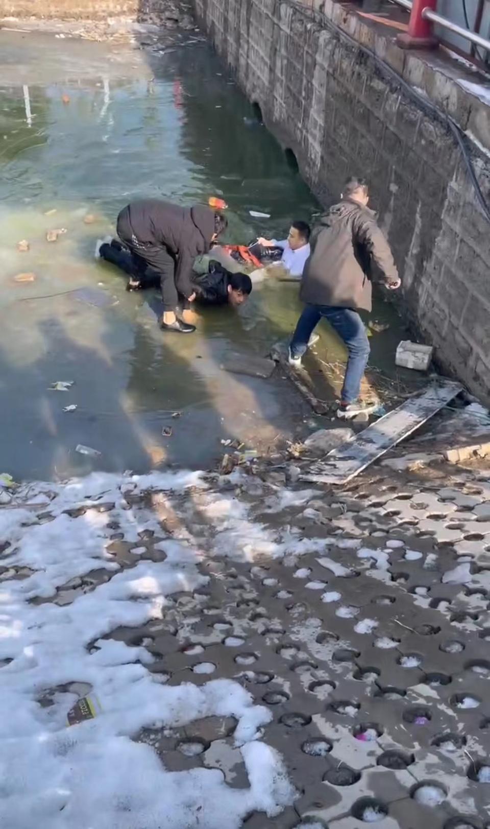 救援现场视频截图