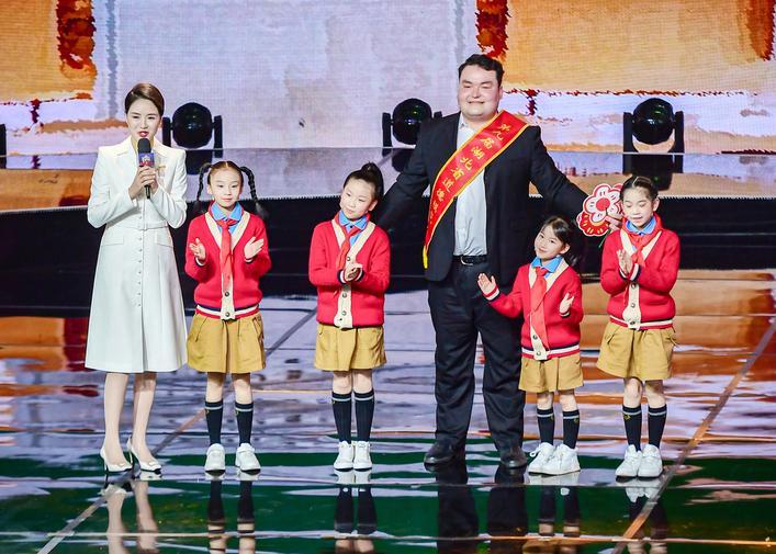 玉苏普江是孩子们心中的英雄