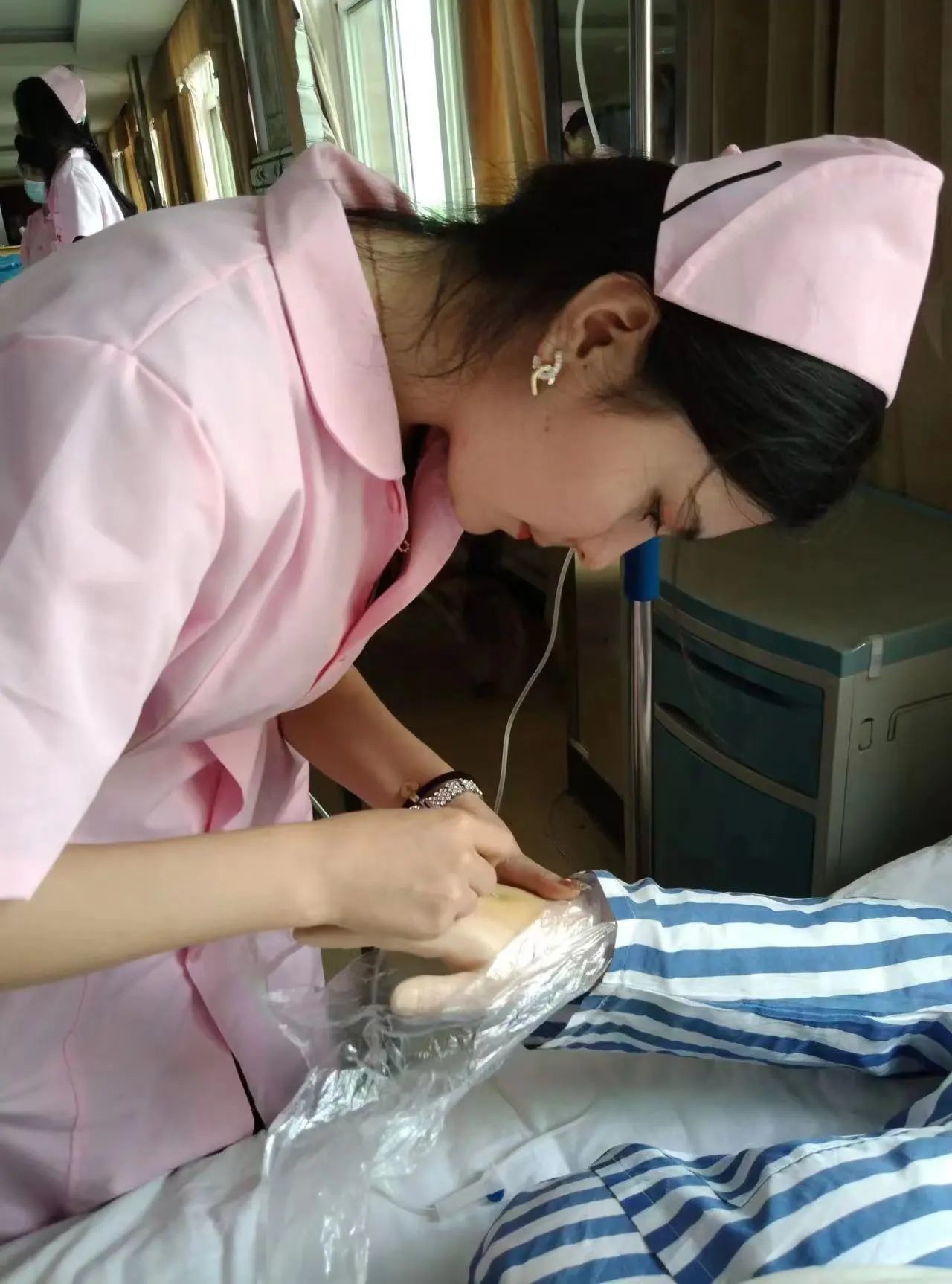 暖心 南昌理工学院一医护学子“挺身”救人
