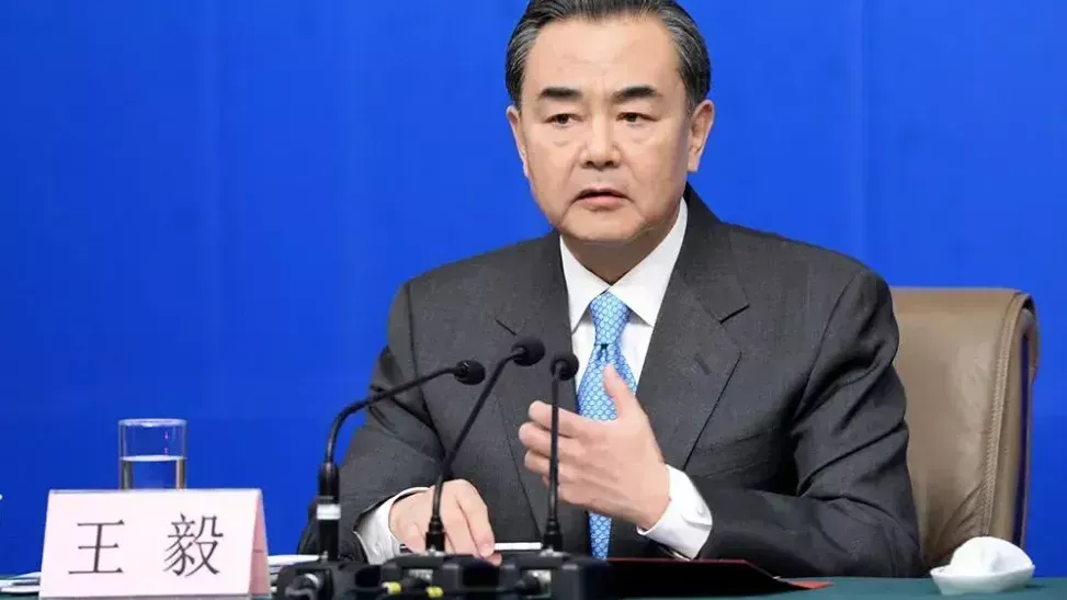 王毅:在正义与强权之间,我们坚定地选择正义_凤凰网