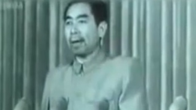 珍贵影像：1954年周恩来宣布新中国第一部宪法通过