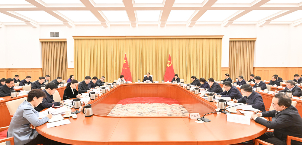 1月12日上午，重庆市委常委会举行扩大会议，市委书记袁家军主持并讲话。记者 苏思 摄