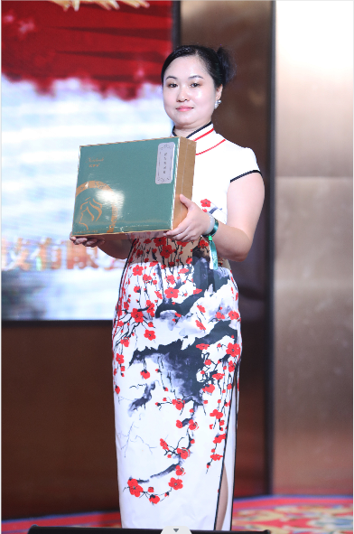 周毅董事长在致辞中说,记事本作为一家以品质为生命的企业,我们始终