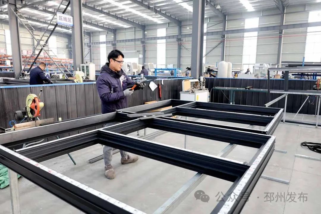 江苏邳州：新年第一擂 项目汇聚 打造高质量发展示范市