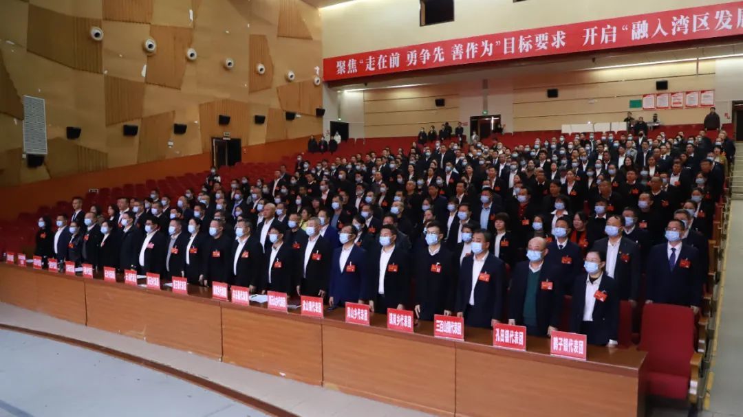 钟小刚当选安远县县长:将带头依法行政、转变作风、接受监督